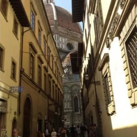 Charming & Relaxing In Apartmán Florencie